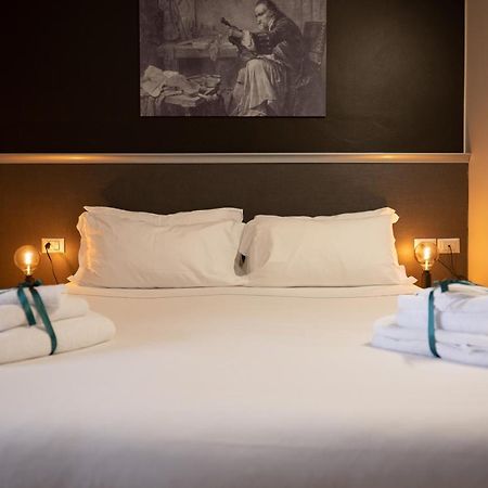 Hotel Duomo เกรโมนา ภายนอก รูปภาพ