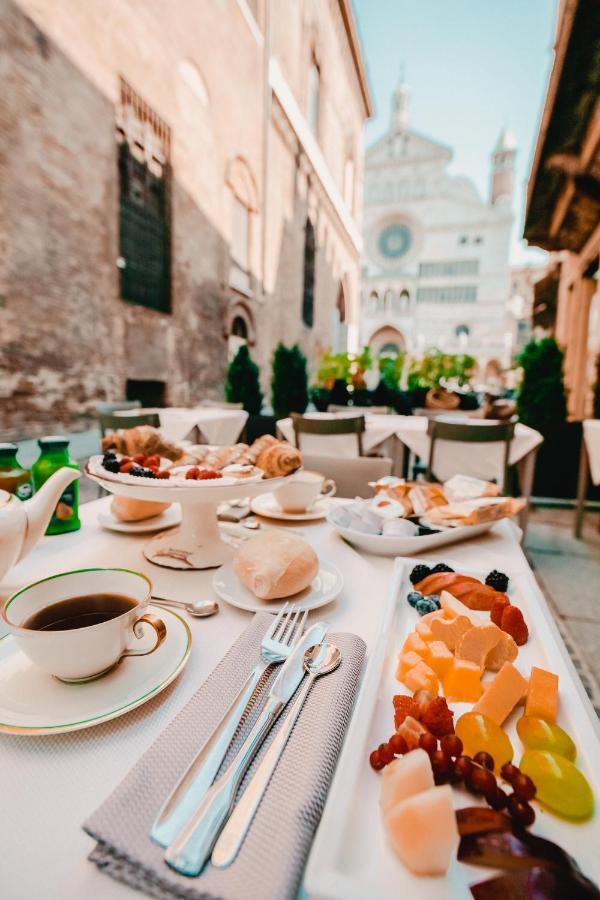 Hotel Duomo เกรโมนา ภายนอก รูปภาพ