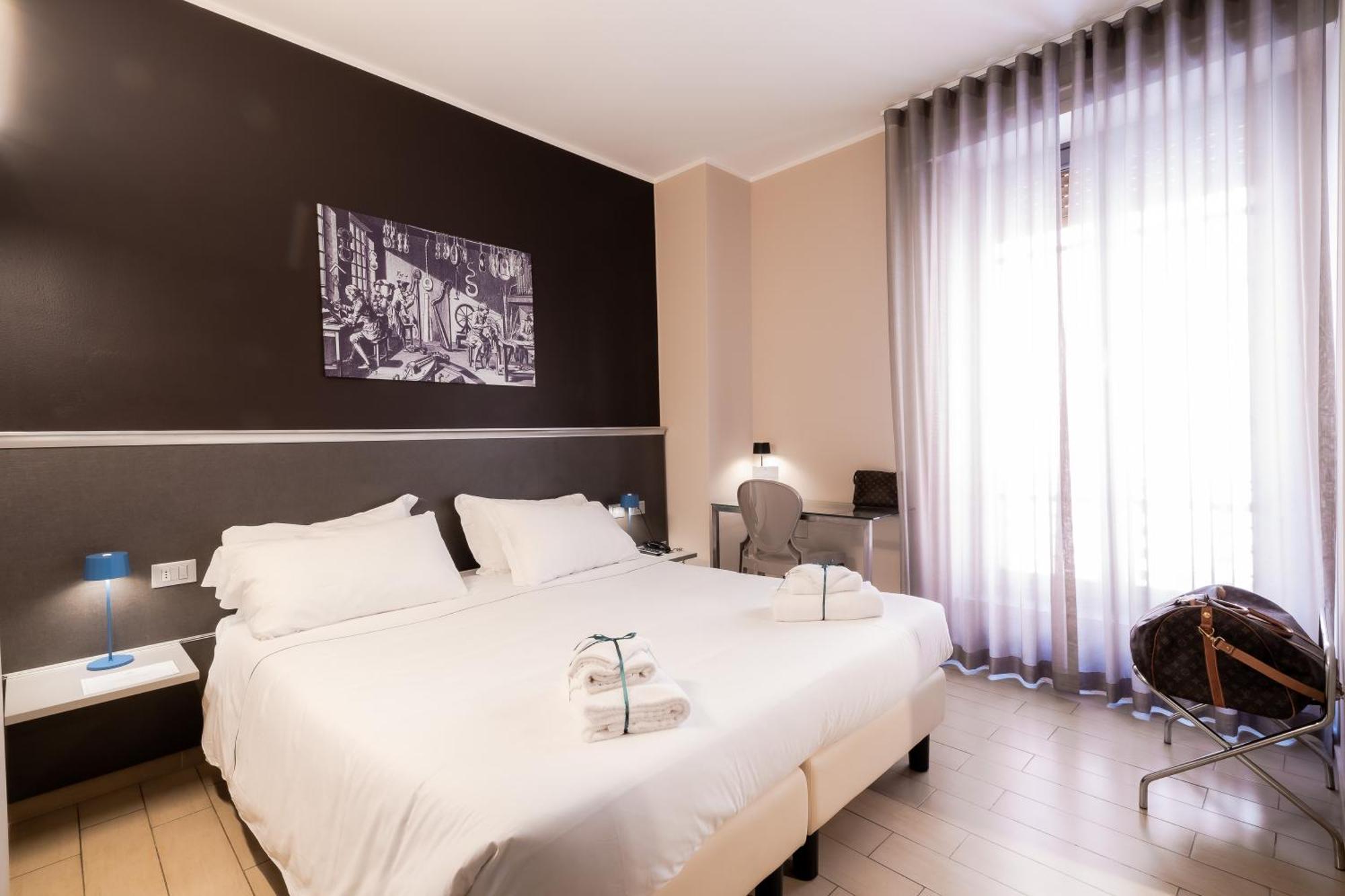 Hotel Duomo เกรโมนา ภายนอก รูปภาพ