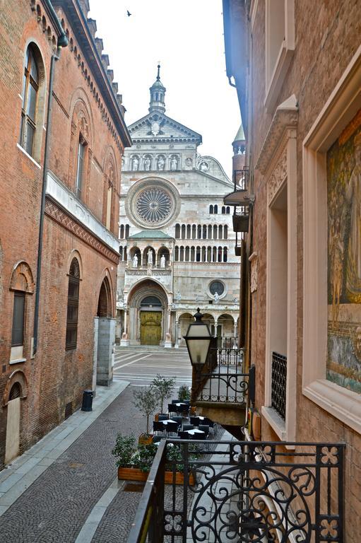 Hotel Duomo เกรโมนา ภายนอก รูปภาพ